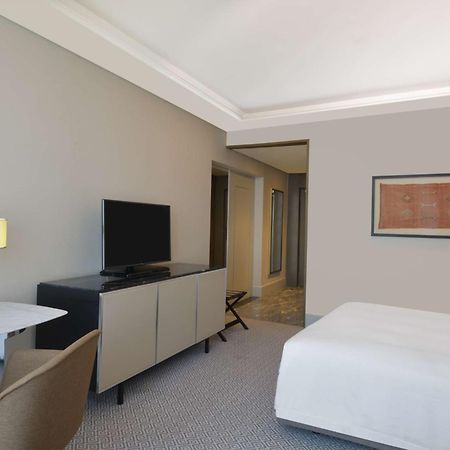 Hilton Tanger City Center Екстериор снимка A guest room at the hotel