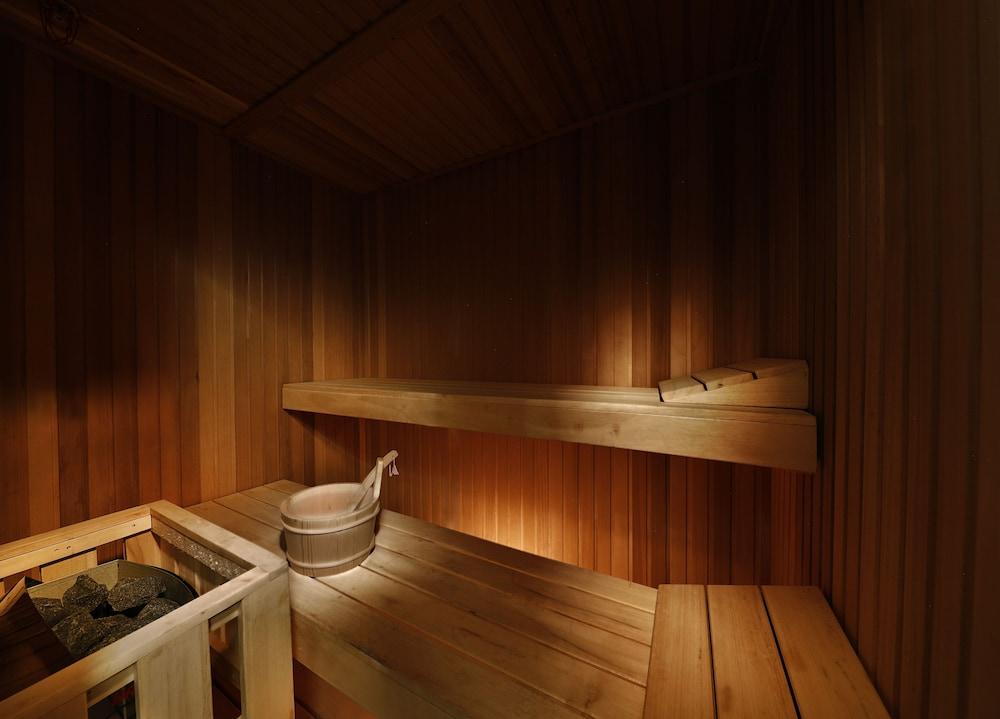 Hilton Tanger City Center Екстериор снимка A Finnish sauna
