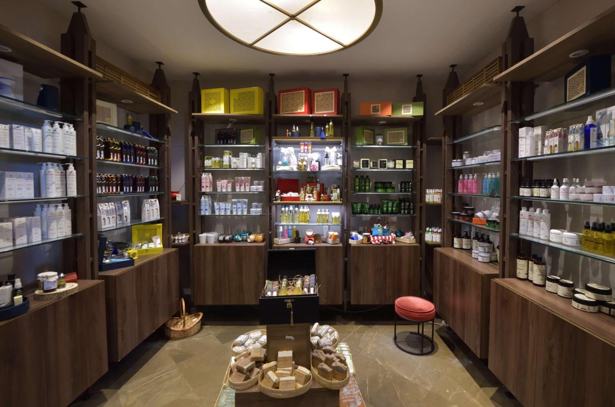 Hilton Tanger City Center Екстериор снимка A pharmacy in Paris