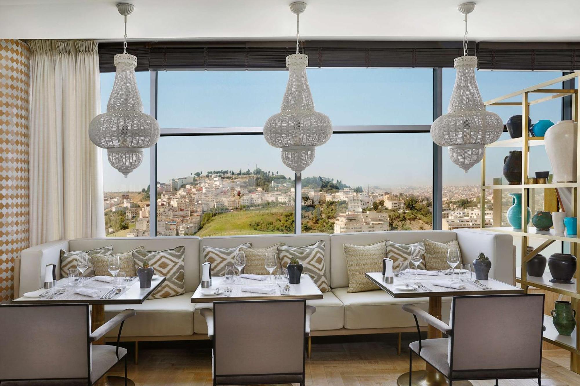 Hilton Tanger City Center Екстериор снимка The restaurant