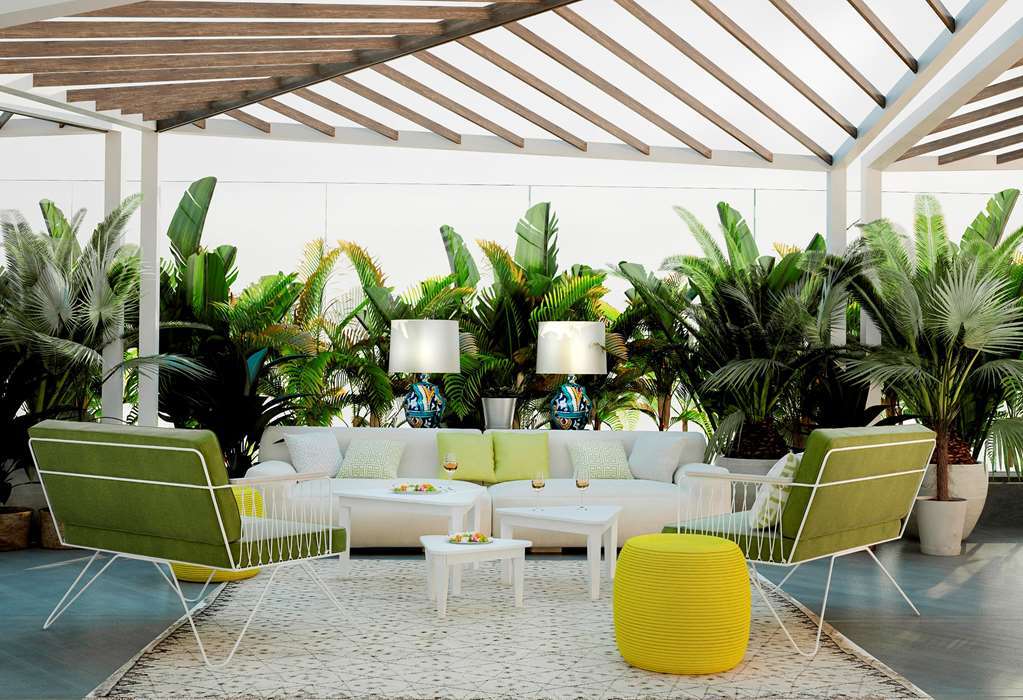 Hilton Tanger City Center Ресторант снимка The interior of the hotel
